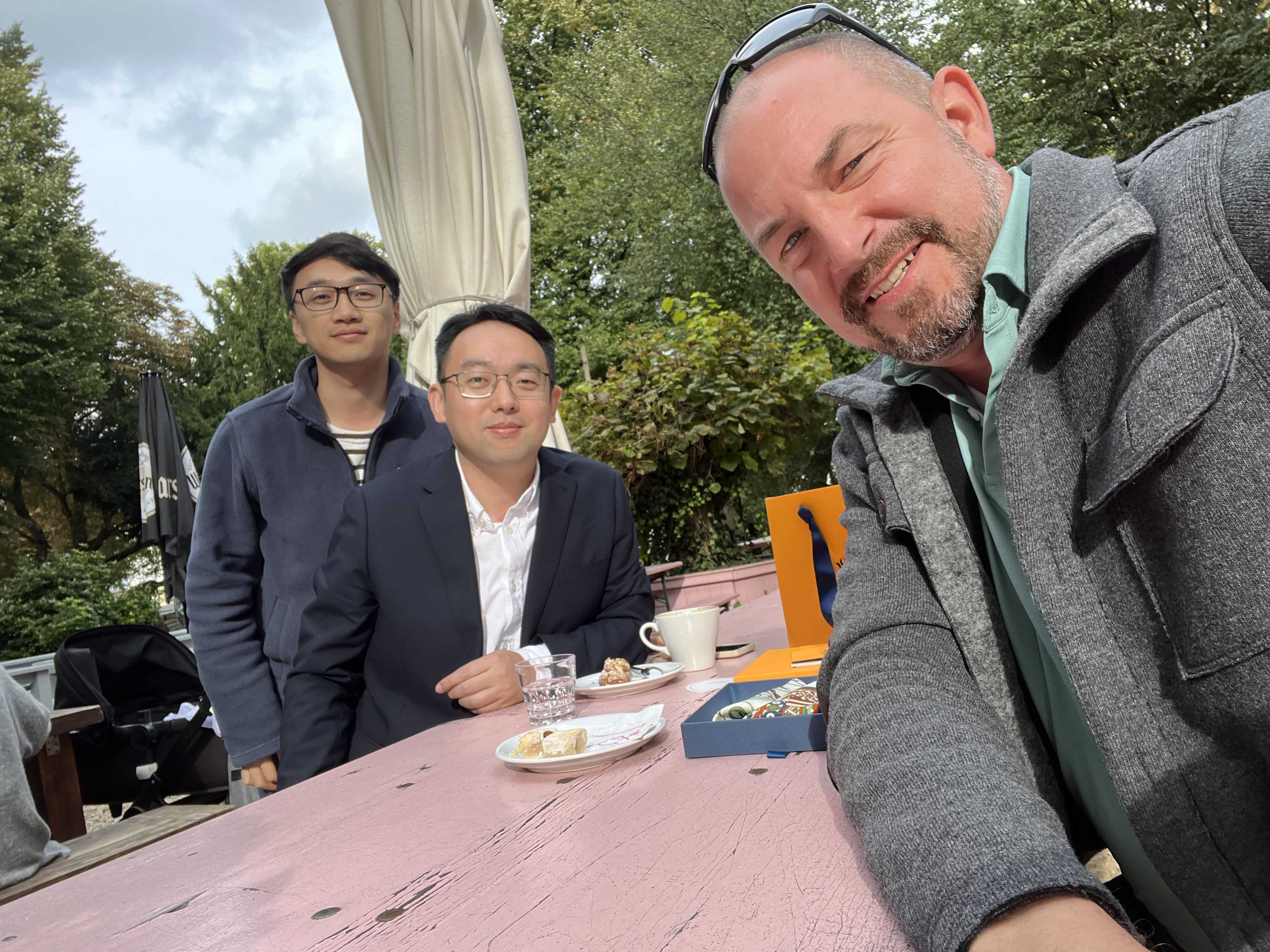 使用 ECOplatform 合照.jpg